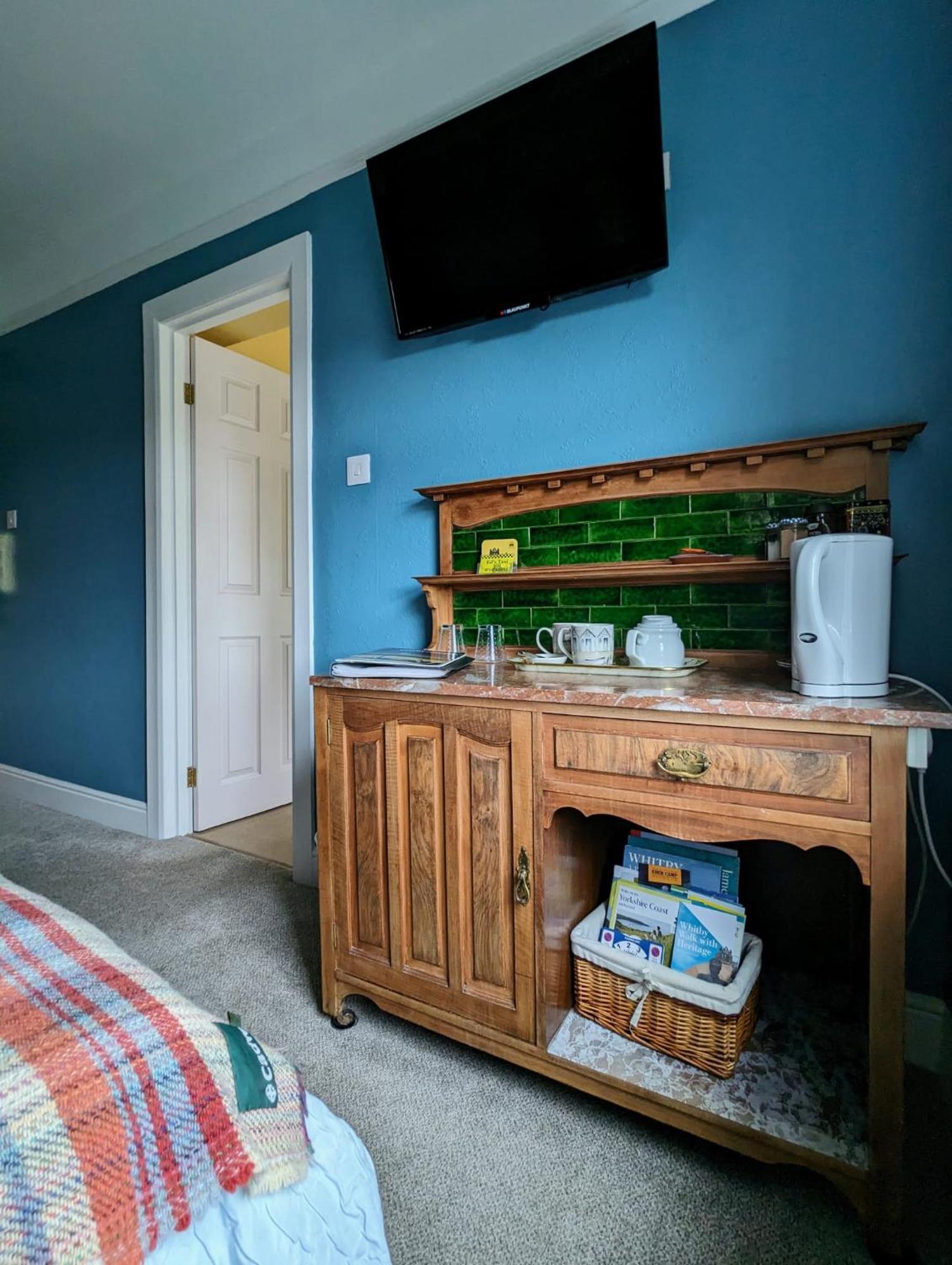 ウィットビー Number 18 Bed & Breakfast エクステリア 写真