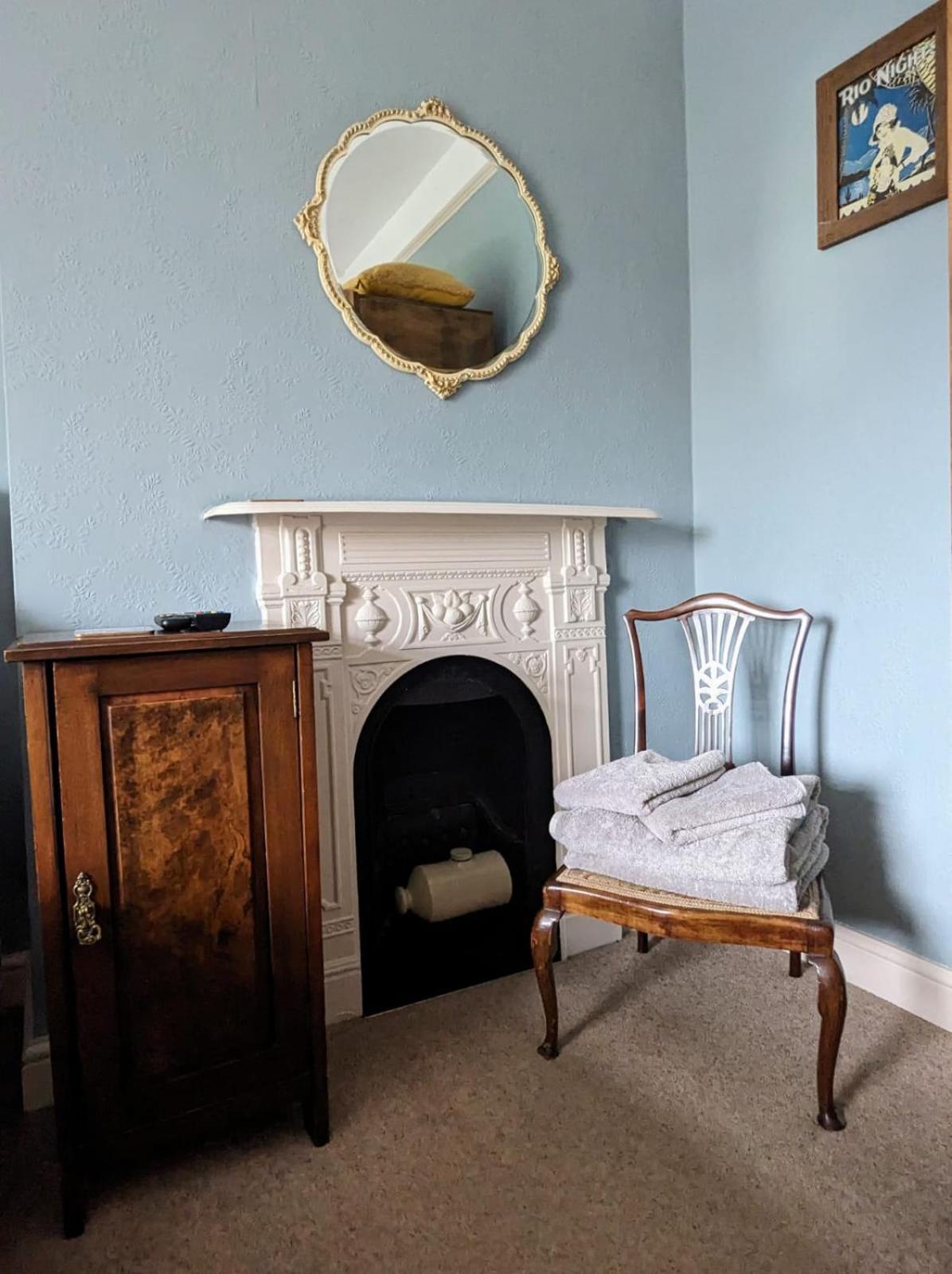 ウィットビー Number 18 Bed & Breakfast エクステリア 写真